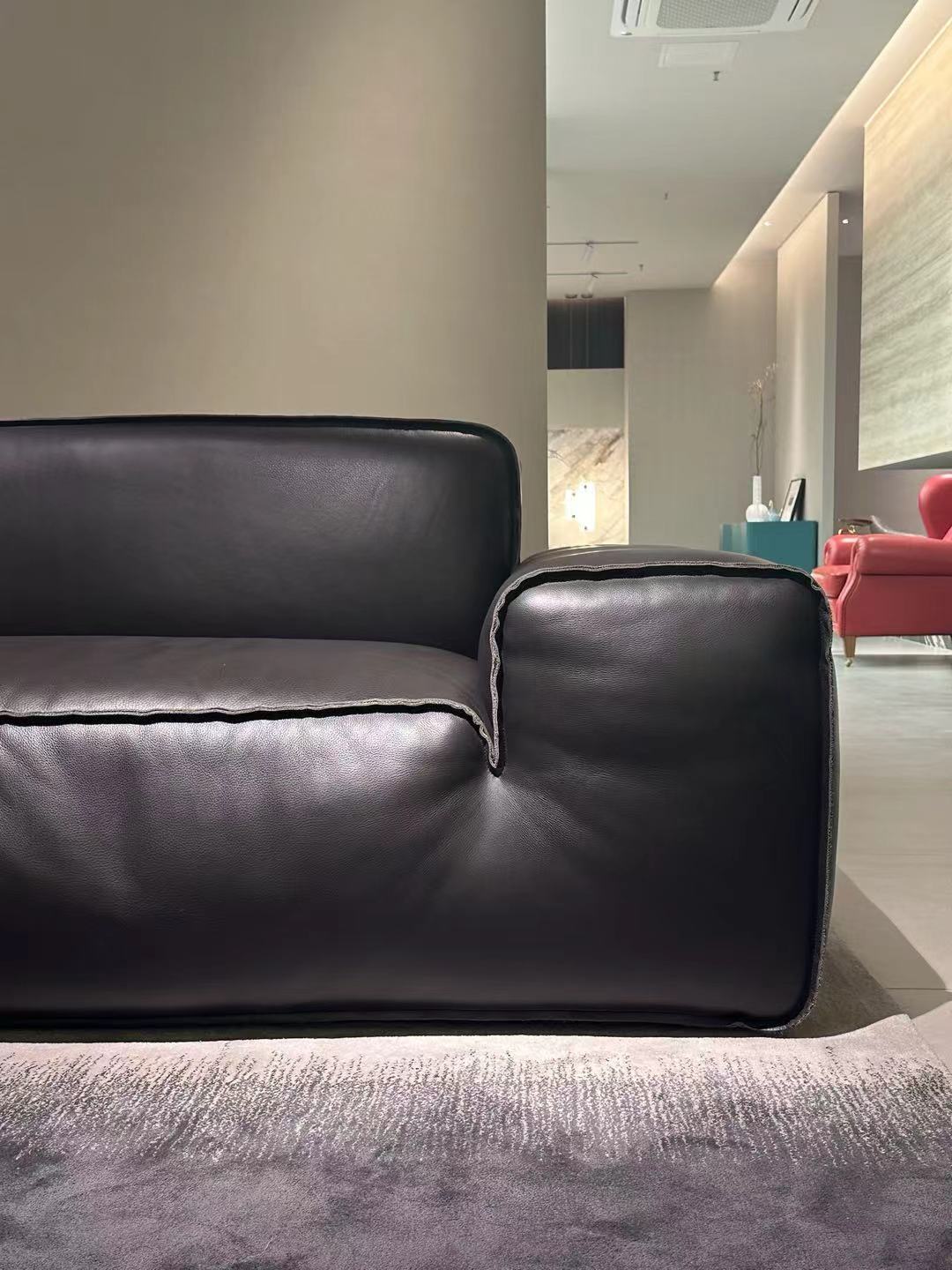 Chateaud AX Sofa 3