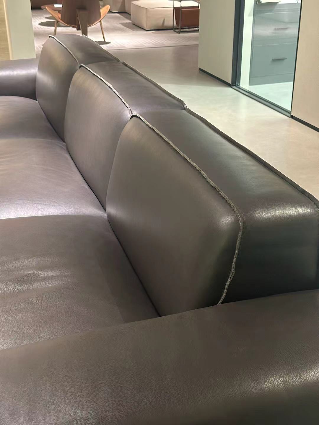 Chateaud AX Sofa 7