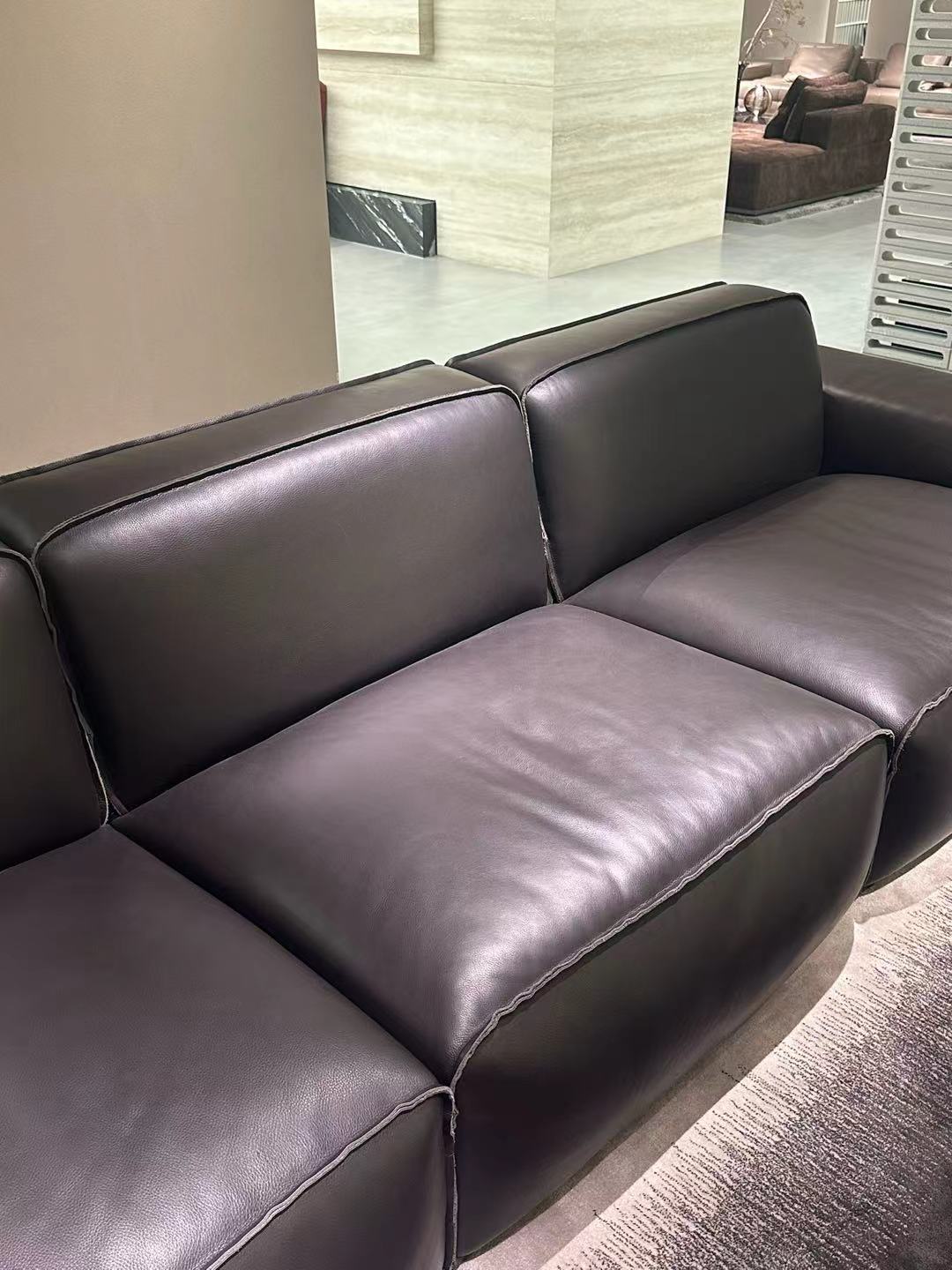 Chateaud AX Sofa 10