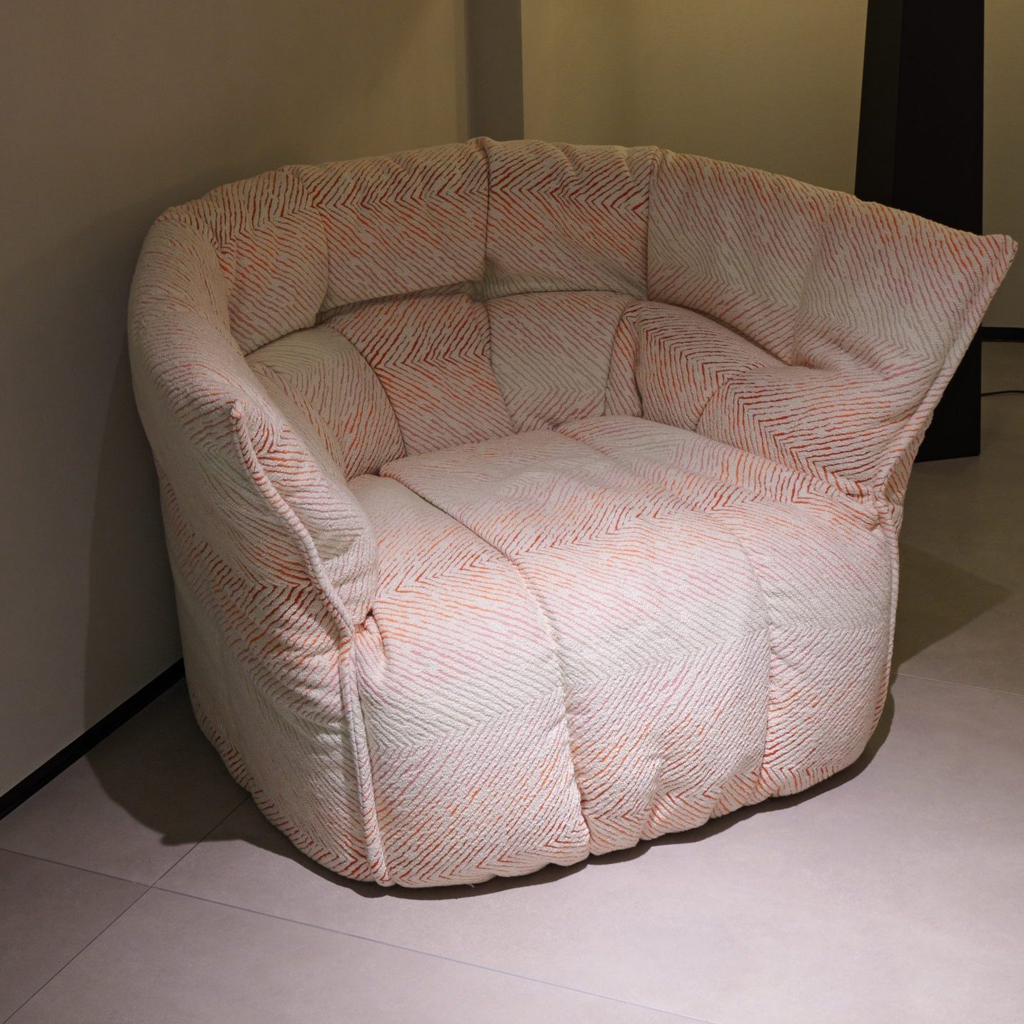 Nero Armchair 2
