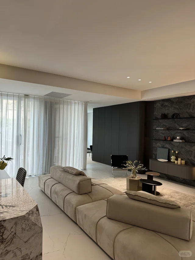 Timeless Black and White Interior