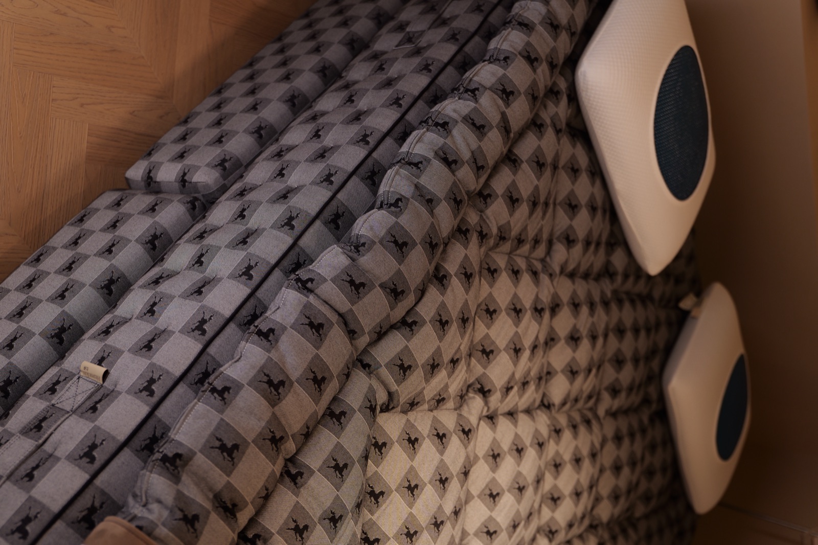 Tide Luxe Alpha mattress material and finish detail