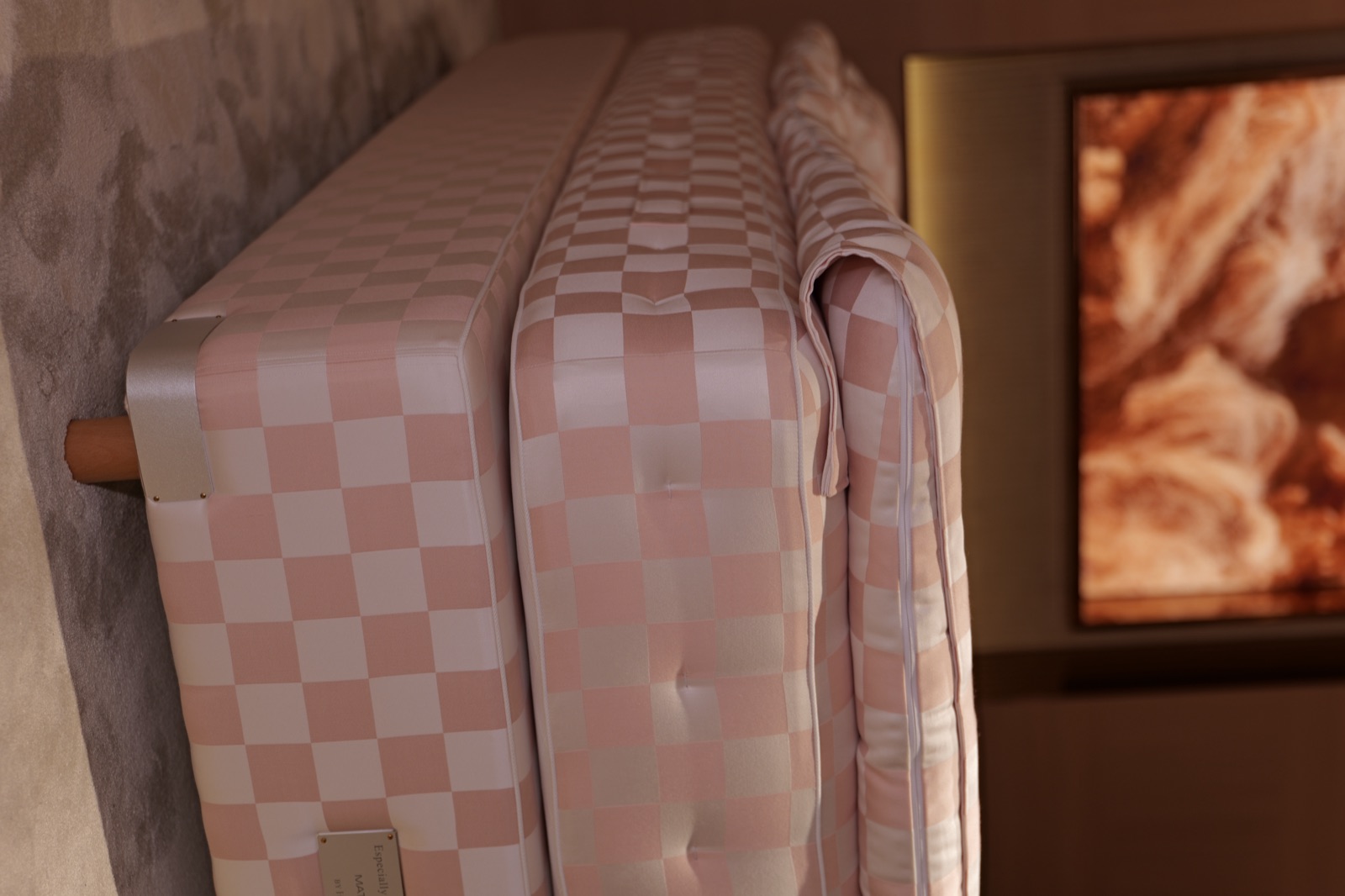 Verona D1000 mattress material and finish detail