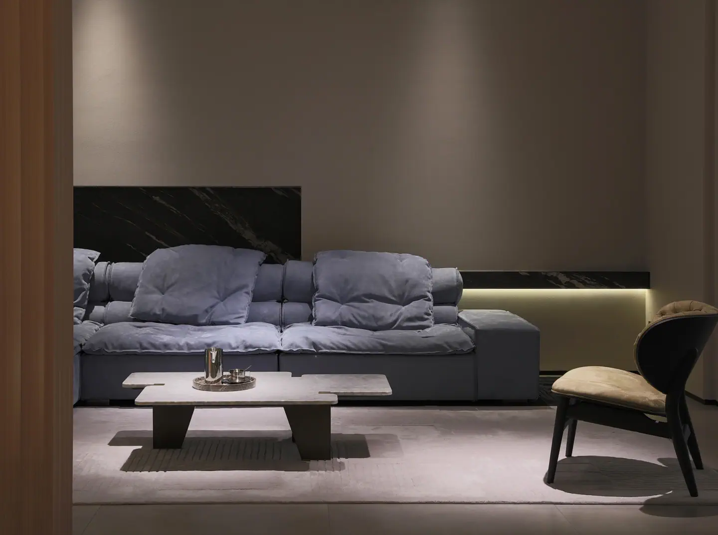 Nero Armchair 1