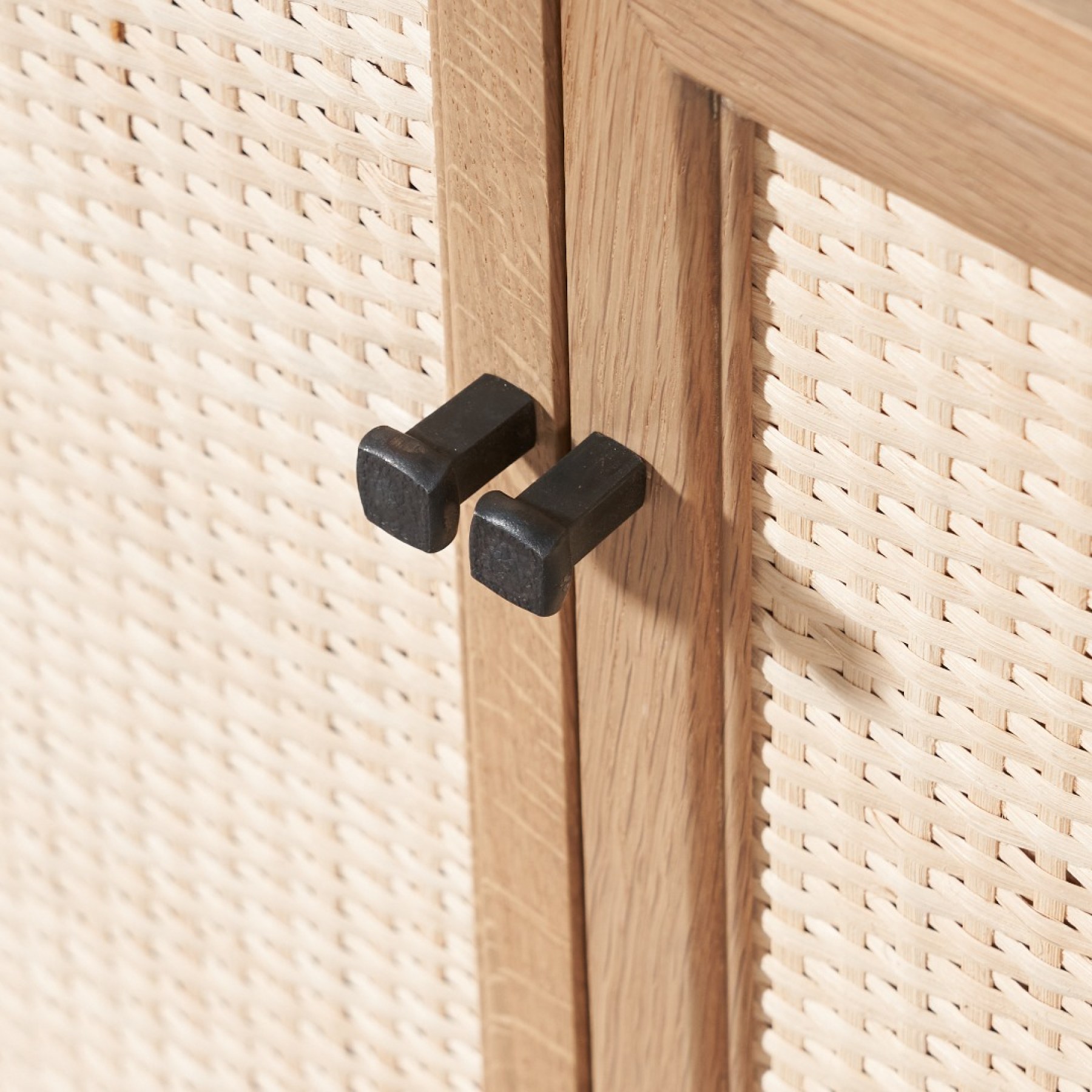 Custom Cabinet Design 010 Storage